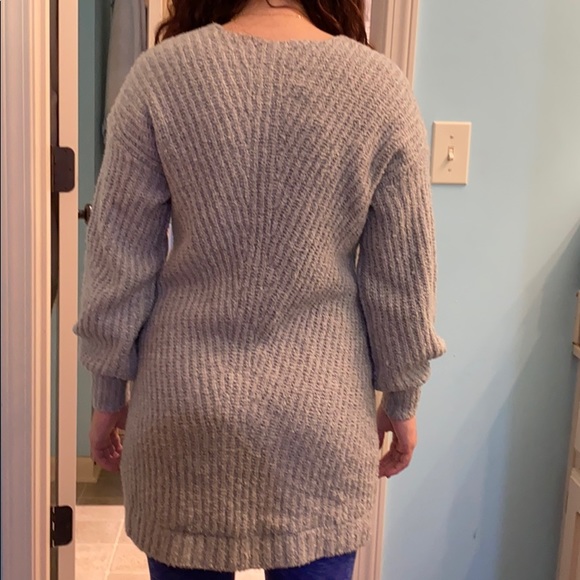 American Eagle Outfitters Long Light Gray Sweater - Picture 2 of 8